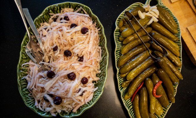Почему соленые огурцы получаются мягкими?